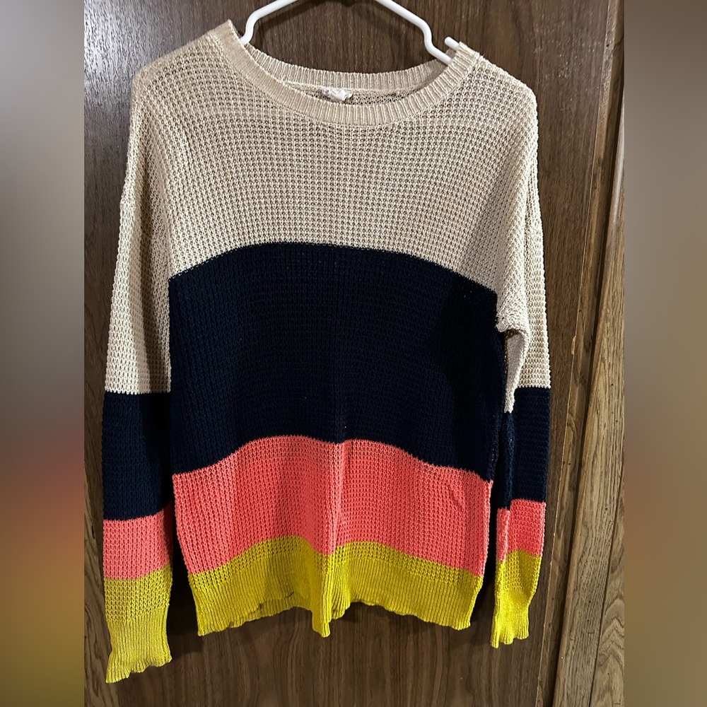 Women light sweater small